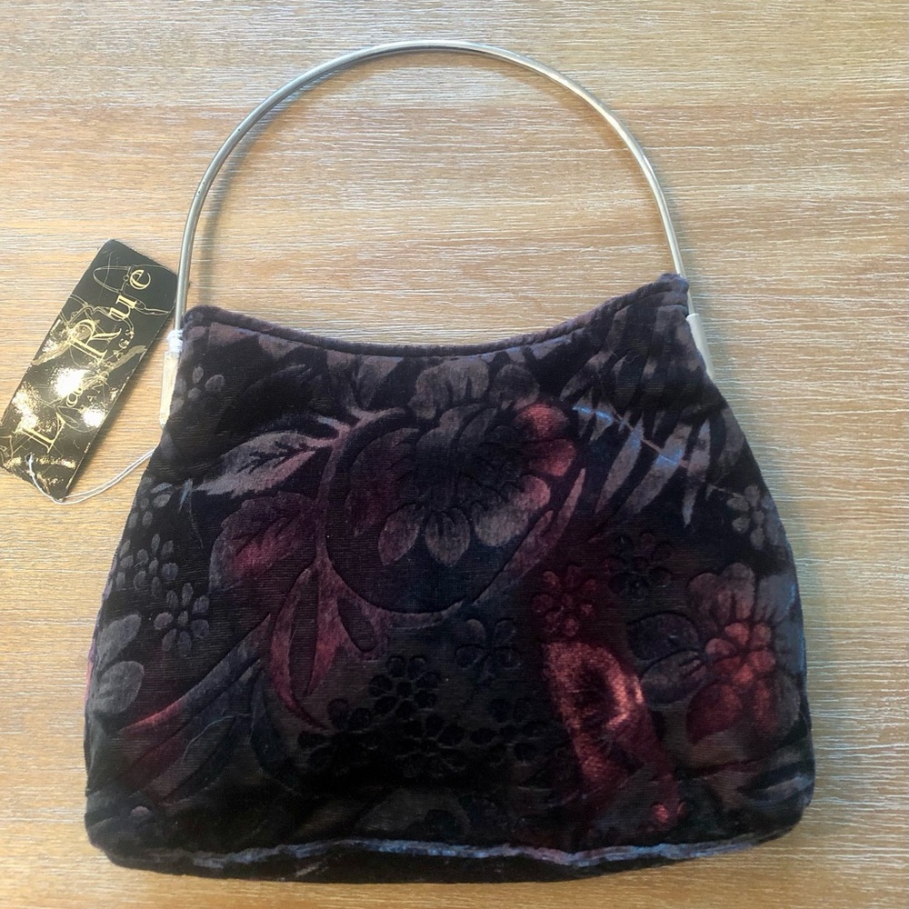 🎁 NEW LaRue crushed velvet handbag